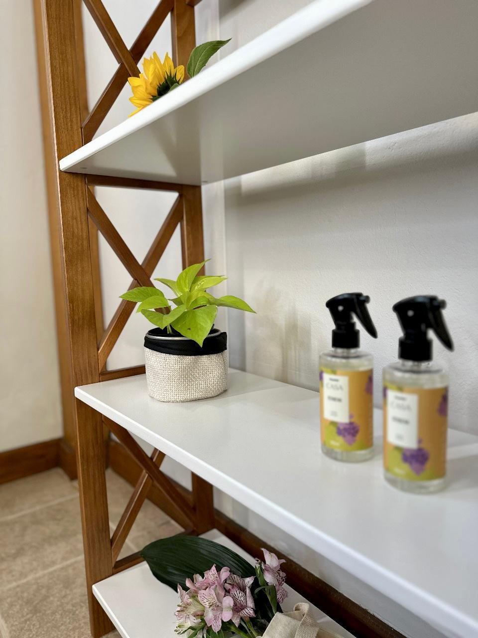 estante klein 4 prateleiras branco e amendoa