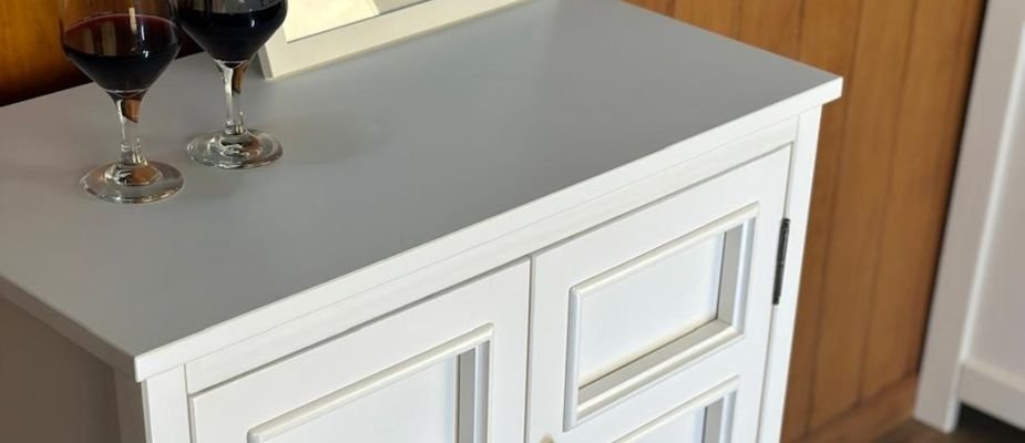 Como comprar móveis de madeira?