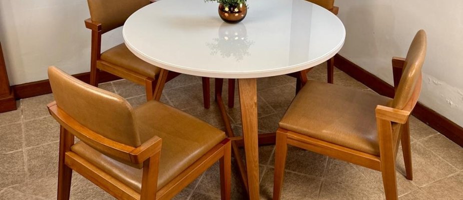 Cadeiras de madeira modernas para mesa de jantar